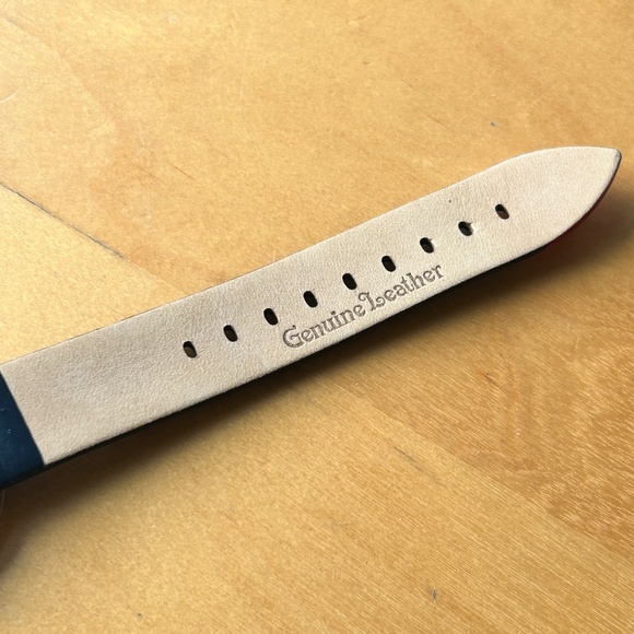 Vivienne Westwood Brand New Vintage Cute minimal Watch w/ Orb and Heart - Picture 5 of 11